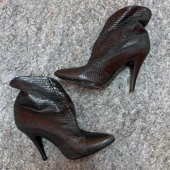 Sigerson Morrison black snake embossed leather stiletto booties 7.5 - Picture 2 of 11